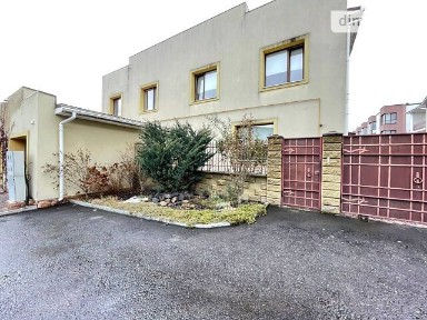 Щаслива вулиця, район Щасливе, Рівне, вул. Щаслива, 4 кімнати • ID 33772701
