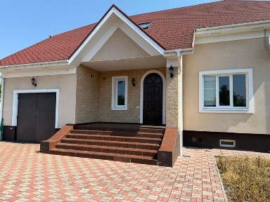 Продається будинок в парковій зоні