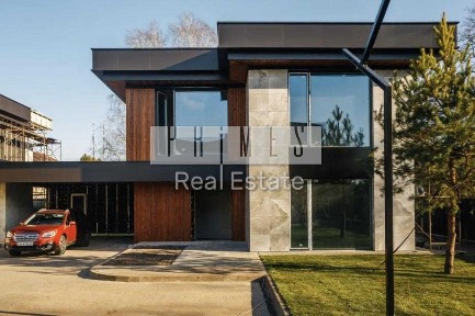 Продаж котеджу без ремонту, КМ «MAREA CLUB ROMANKIV», Романків