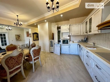Жупанатська площа, район Центр, Ужгород, пл. Жупанатська • ID 34647129
