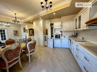 Жупанатська площа, район Центр, Ужгород, пл. Жупанатська • ID 34647129