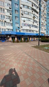 Фасадне комерційне приміщення в оренду у сучасному житловому комплексі «ЗЕЛЕНИЙ ОСТРІВ». Сікорського 1
