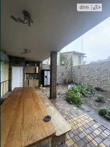 Продаж 3 поверхового будинку з гаражем і ділянкою на 3 сотки, 370 кв. м, 6 кімнат, на пров. Полуничний • ID 34650049