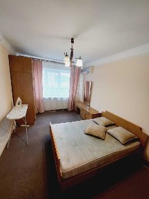 Продаж 2-кімнатної квартири 45 м², Кирилівська вул., 146