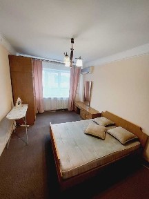 Продаж 2-кімнатної квартири 45 м², Кирилівська вул., 146