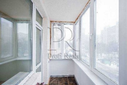 Київ, Польова вул., 73