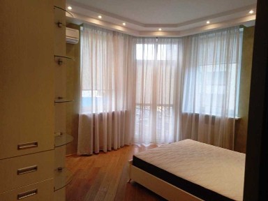 Київ, Кудряшова вул., 20Г