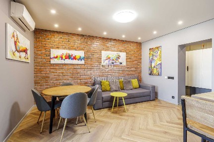 Продаж 2-кімнатної квартири 74.2 м², Академіка Кіпріанова вул., Лебедєва, 1