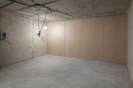 Киев, Вишняковская ул., 4