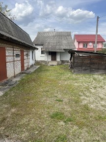 Продається будинок з земельною ділянкою 28 соток