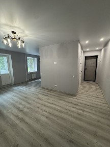 Продам 2 кім квартиру 2/5 з капітальним ремонтом
