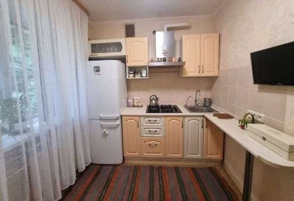 Продам 3-кімн. Бойчука Михайла вул. 23, 56 м. кв. Печерськ!