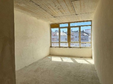 Велика трикімнатна квартира в River Park