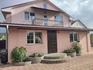 Приватний будинок в гарному стані