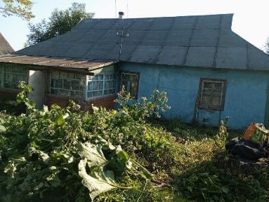 Продаж будинку з виходом до озера