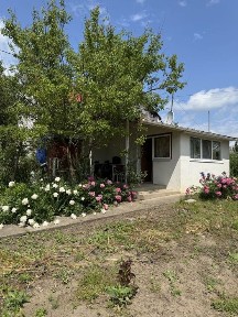 Продаж дачного будинку з сауною