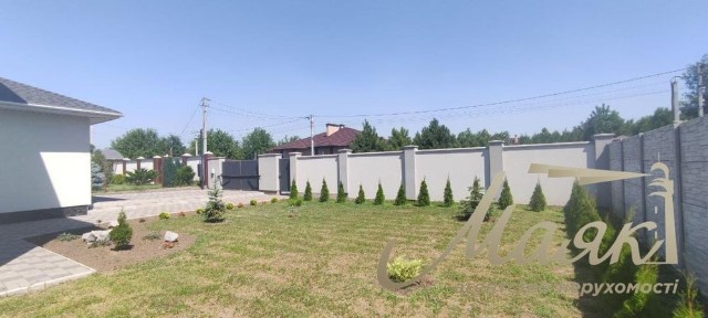 Будинок з новим ремонтом в класному місці! Торг