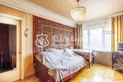 Киев, Пражская ул., 3