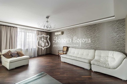 Киев, Дарницкий бул., 8