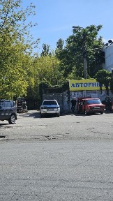 Объект на Красной линии по Братской ( Бориспольской) Напротив Авторынка, Напротив правее Атб и Прочие магазины торговые.