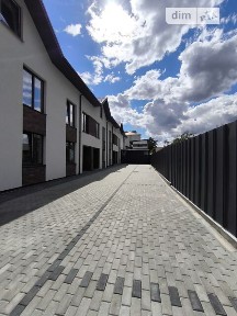 Продаж 3 поверхового таунхауса 125 кв. м, 4 кімнати, на вул. Центральна • ID 34482671