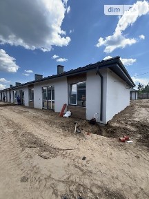 Продаж 1 поверхового таунхауса з ділянкою на 1 сотку, 67 кв. м, 3 кімнати, на вул. Остромирська • ID 34383965