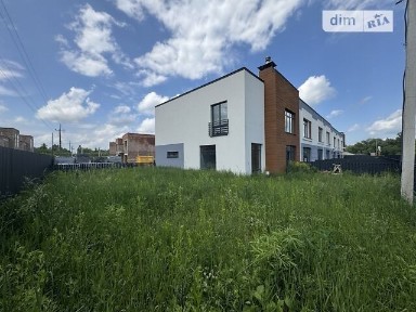 Продаж 2 поверхового таунхауса з ділянкою на 4.2 сотки, 142 кв. м, 5 кімнат, на вул. Прийми 14 • ID 34335097