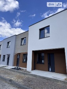 Продаж 2 поверхового таунхауса з ділянкою на 1.5 сотки, 110 кв. м, 3 кімнати, на вул. Приозерна • ID 34301001