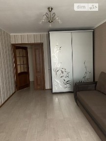 Бориспільська вулиця, район Дарницький, Київ, метро Червоний хутір, вул. Бориспільська 32 • ID 34651885