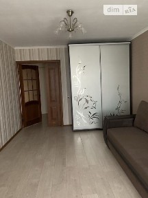 Бориспільська вулиця, район Дарницький, Київ, метро Червоний хутір, вул. Бориспільська 32 • ID 34651885