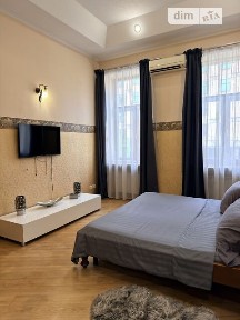 вулиця Євгена Чикаленка, район Шевченківський, Київ, метро Площа Українських Героїв (Льва Толстого), вул. Євгена Чикаленка 45/2 • ID 34648481