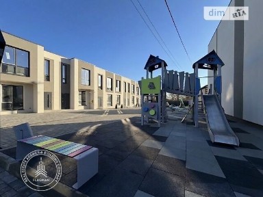Продаж 2 поверхового таунхауса з ділянкою на 1.5 сотки, 115 кв. м, 3 кімнати, на вул. Мирна • ID 34106400