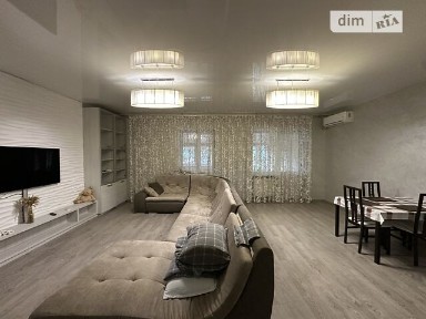 Продаж 2 поверхового таунхауса з ділянкою на 6 соток, 123.7 кв. м, 4 кімнати, на вул. Вишнева • ID 34105952
