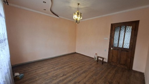 Продаж 2км. квартири. Площа 42м². Земельна ділянка. Недорого.