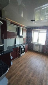Продажа 3 кімнатної квартири Карачуни