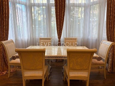 Продаж просторої 4к квартири (213 м2) 2 поверх на вул. Коперника 11 /центр/тераса