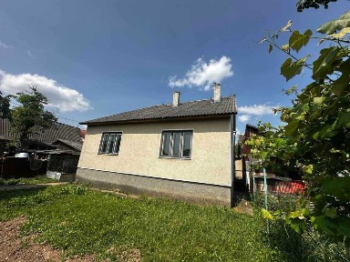 Продається будинок в смт. Буштино