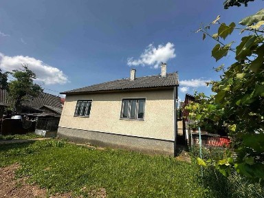 Продається будинок в смт. Буштино