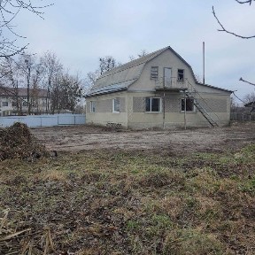 Будинок з ділянкою в Макарові