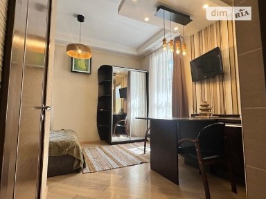 Введенська вулиця, мікрорайон Поділ, район Подільський, Київ, метро Контрактова площа, вул. Введенська 6 • ID 34612191