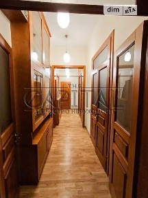 Хрещатик вулиця, мікрорайон Липки, район Печерський, Київ, метро Майдан Незалежності, вул. Хрещатик 15 • ID 34548953
