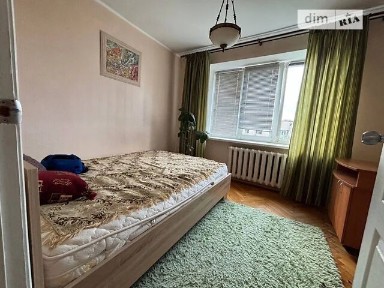 Авіаконструктора Антонова вулиця, мікрорайон Першотравневий Масив, район Солом'янський, Київ, вул. Авіаконструктора Антонова 9 • ID 34540008
