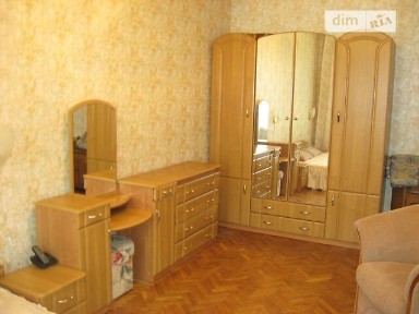 бульвар Миколи Міхновського, мікрорайон Чорна Гора, район Печерський, Київ, метро Либідська, бул. Миколи Міхновського 10 • ID 34531297