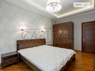 Шовковична вулиця, Київ, вул. Шовковична 13/2 • ID 34410384