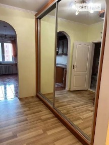 Урлівська вулиця, Київ, вул. Урлівська 15 • ID 34355610