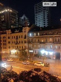 Пирогова вулиця, мікрорайон Центр, район Шевченківський, Київ, метро Університет, вул. Пирогова 1/35 • ID 34348035