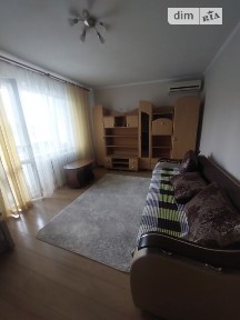 вулиця Генерала Генадія Воробйова, мікрорайон Першотравневий Масив, район Солом'янський, Київ, метро Вокзальна, вул. Генерала Генадія Воробйова 8А • ID 34321403