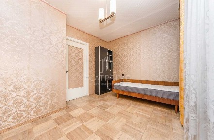 Київ, Уссурійська вул., 6