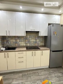 Соломії Крушельницької вулиця, мікрорайон Осокорки, район Дарницький, Київ, метро Харківська, вул. Соломії Крушельницької 15В • ID 34187714