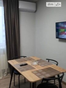 Довготривала оренда 2к квартири на вул. Миру 5Б • ID 33975085
